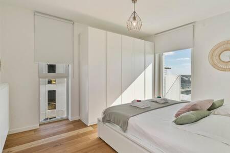 Luxurious New Apartment At 100 Meters From Beach With Stunning Sea- And Ostend-View Exterior photo