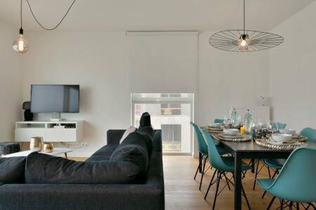 Luxurious New Apartment At 100 Meters From Beach With Stunning Sea- And Ostend-View Exterior photo