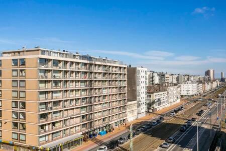 Luxurious New Apartment At 100 Meters From Beach With Stunning Sea- And Ostend-View Exterior photo