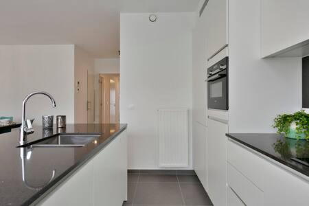 Luxurious New Apartment At 100 Meters From Beach With Stunning Sea- And Ostend-View Exterior photo