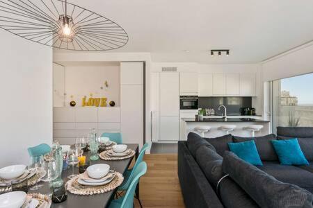 Luxurious New Apartment At 100 Meters From Beach With Stunning Sea- And Ostend-View Exterior photo